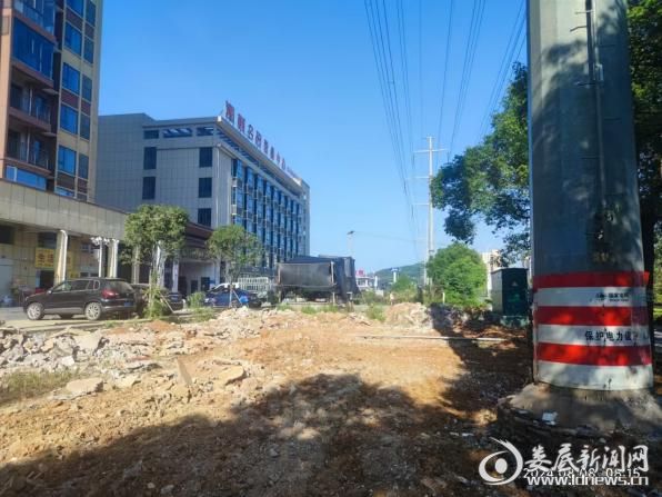 娄底市风景园林中心：湘中大道提质改造启动施工打造民生幸福路(图1)