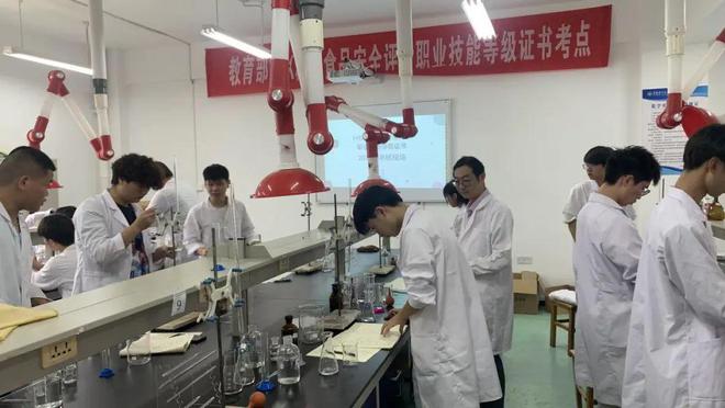 九游体育网站：【梦想由你来绘黄职因你而美】乡村振兴邀您同行——这里是生物与农业学院！(图5)