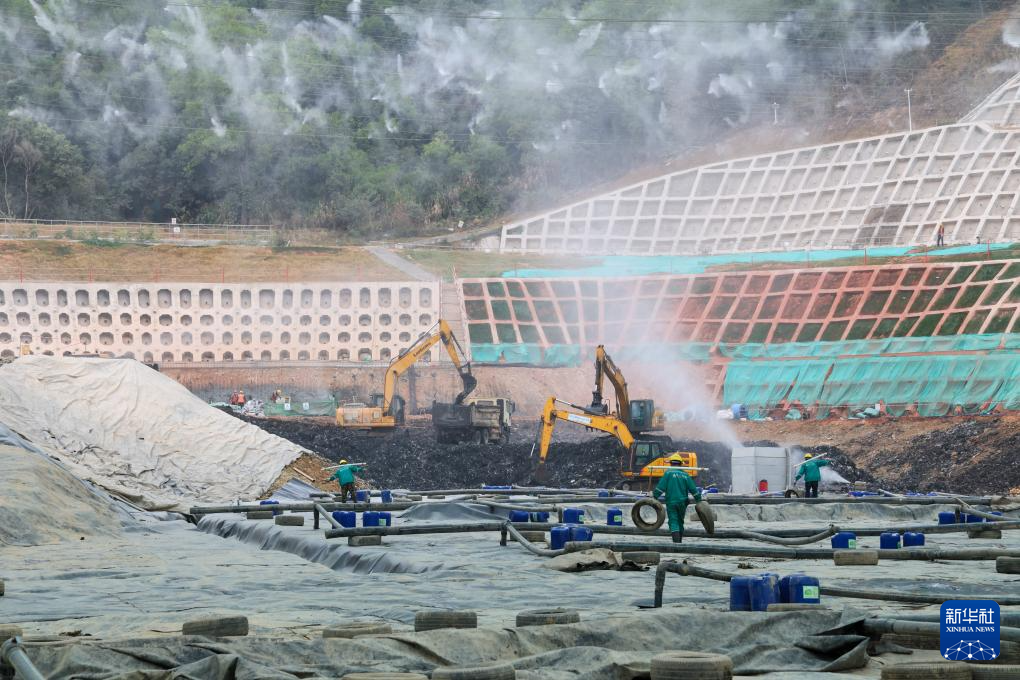 九游体育网站：“垃圾山”挖“宝”记(图4)