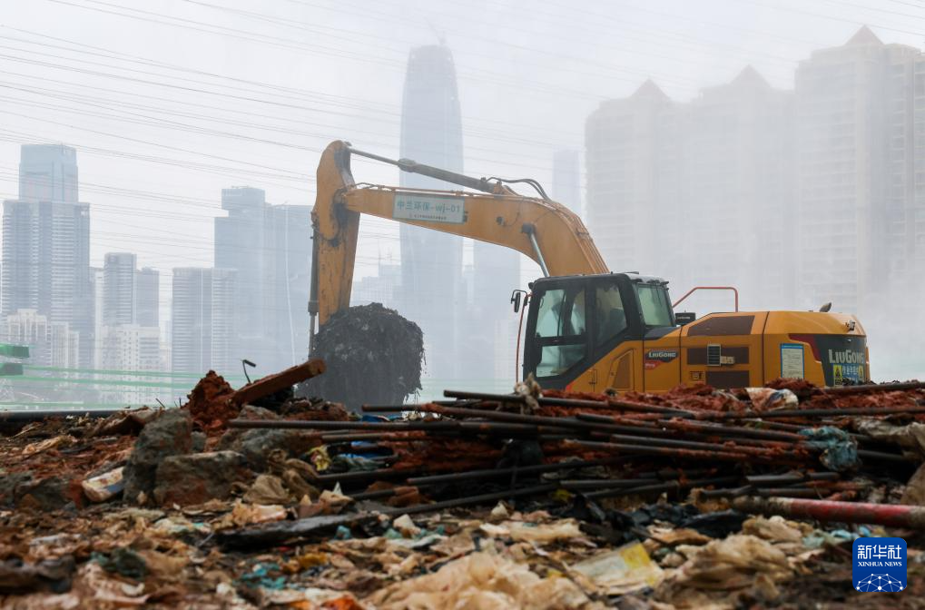 九游体育网站：“垃圾山”挖“宝”记(图5)