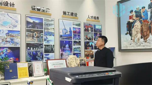 九游体育网站：冰雪生金记｜从校园冰雕赛到四季冰雪产业：一位“90后”创业者的10年“破冰”之路(图1)